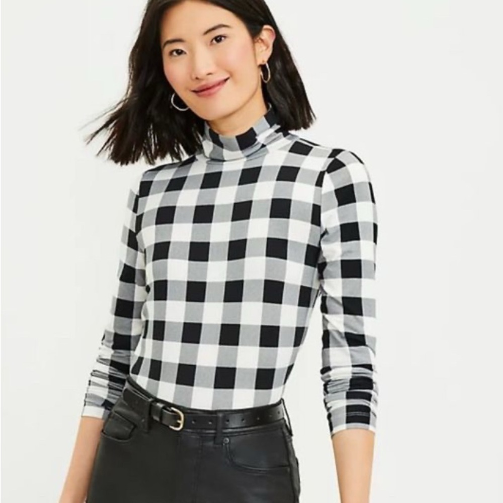 LOFT Black and White Plaid Long Sleeve Top